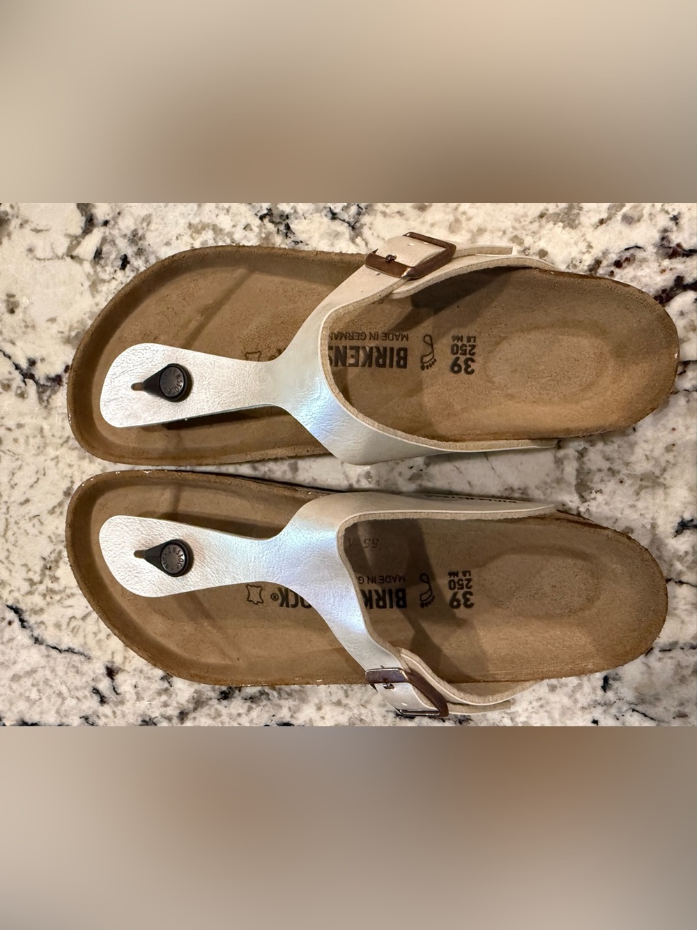 Birkenstock Cream Gizeh Leather Thong Sandals - Picture 6 of 7